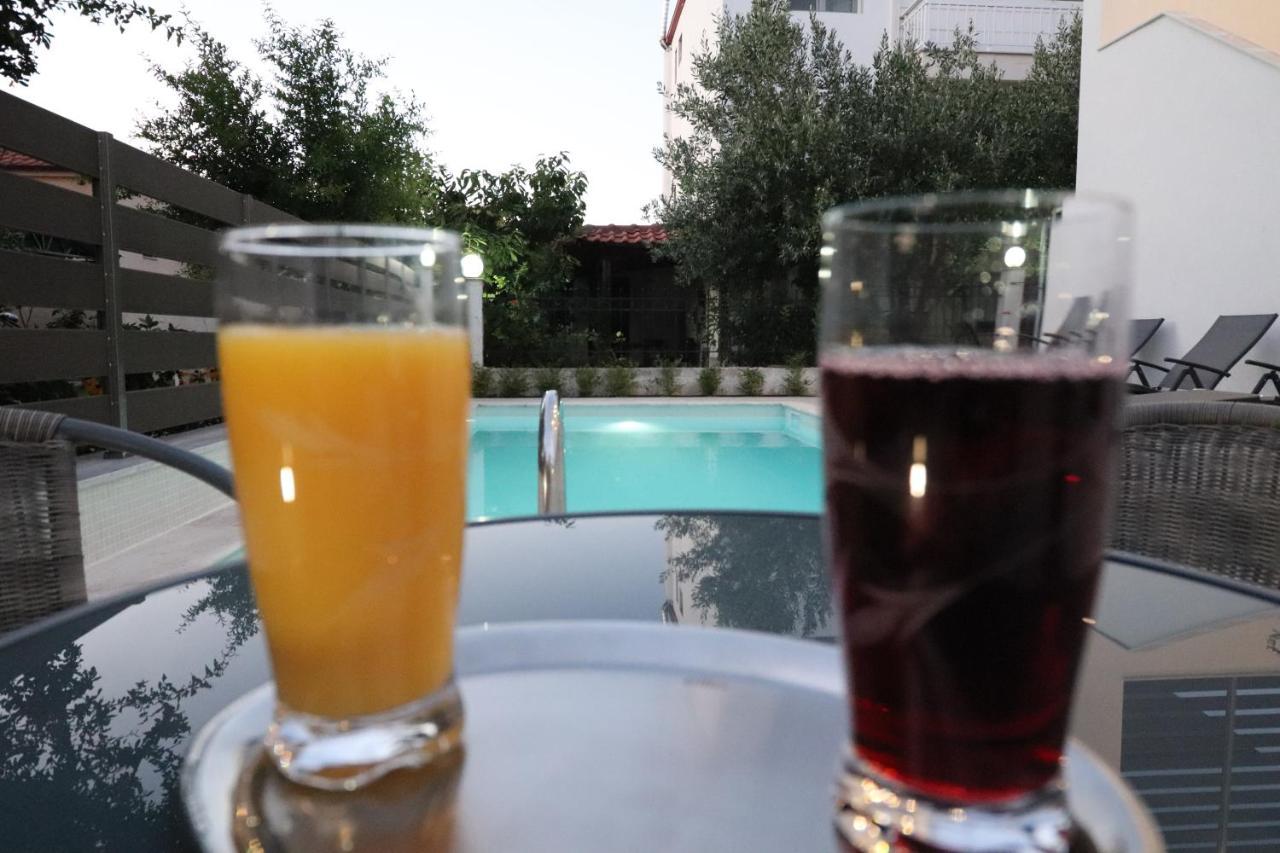 Sunshine Rooms And Suites Vrasná Kültér fotó