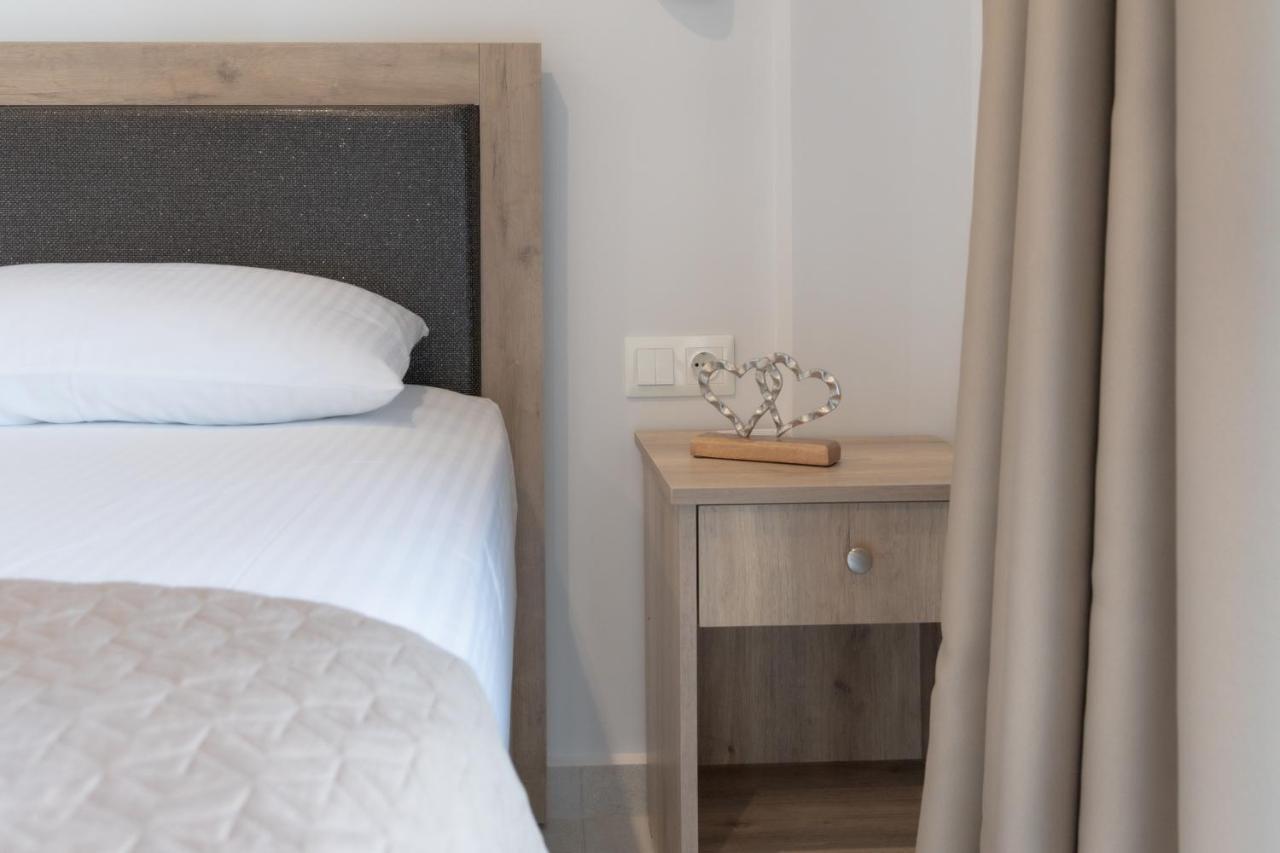 Sunshine Rooms And Suites Vrasná Kültér fotó
