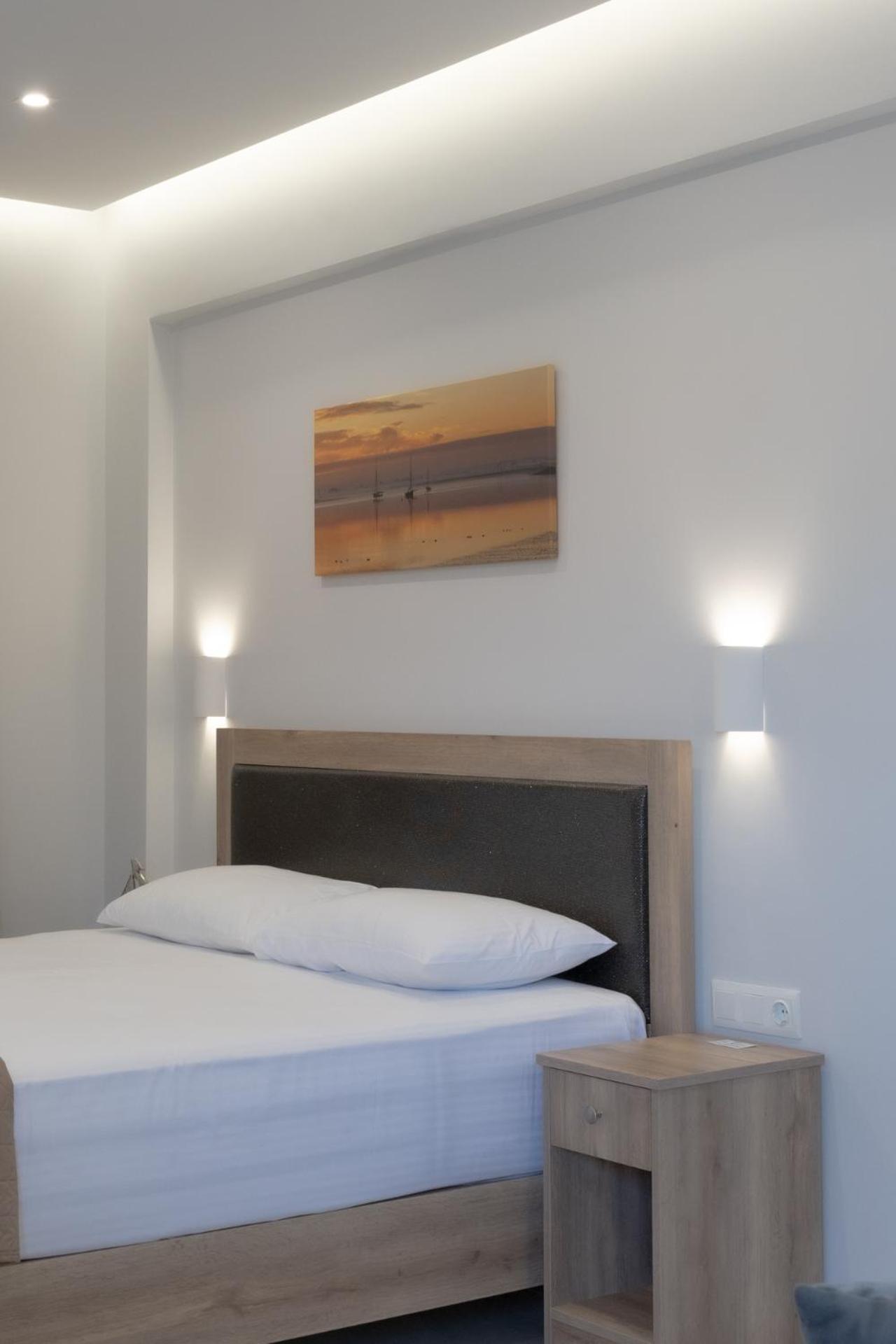 Sunshine Rooms And Suites Vrasná Kültér fotó