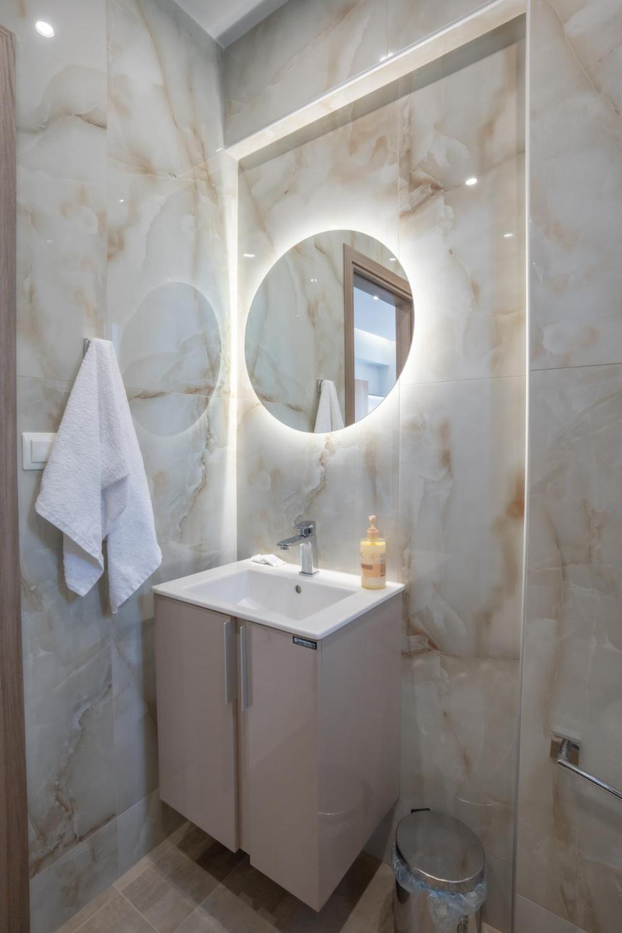 Sunshine Rooms And Suites Vrasná Kültér fotó