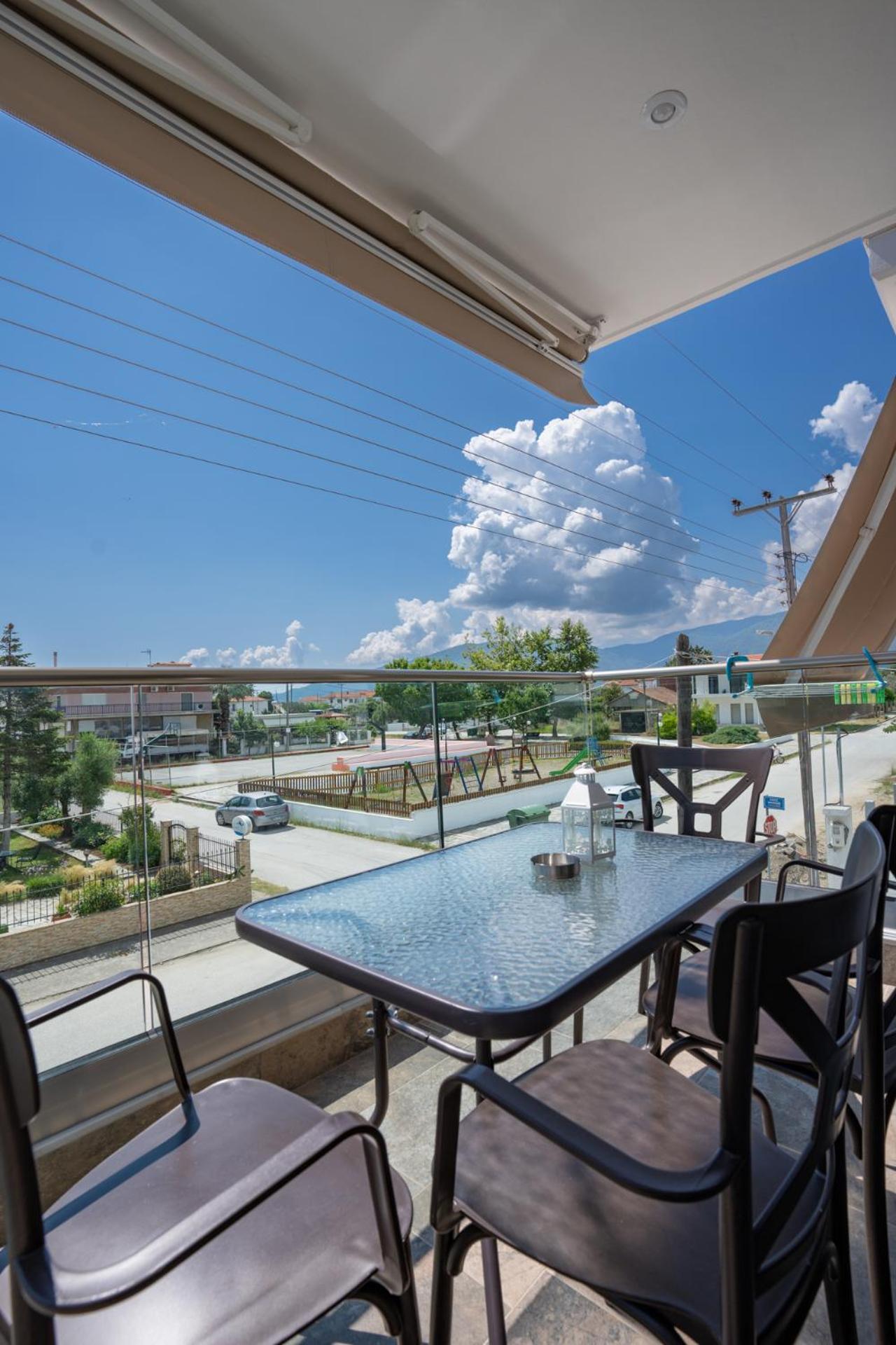Sunshine Rooms And Suites Vrasná Kültér fotó